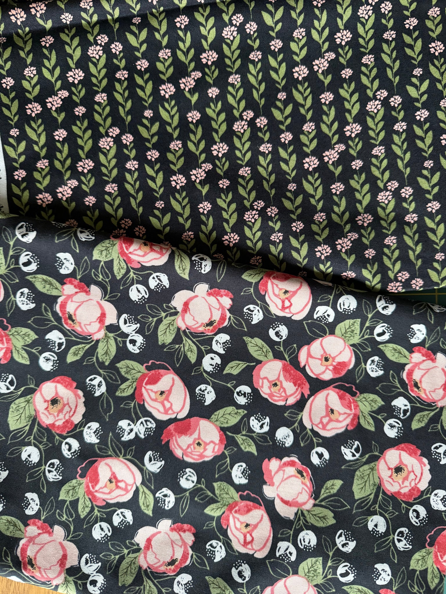 ⭐️ £12 Tuesday Black Floral Fabrics bundle - 60" green stems, 26" black floral