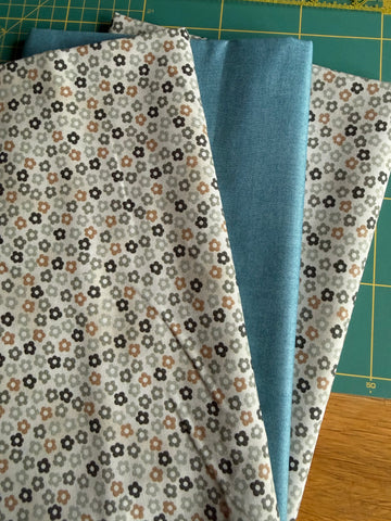 NEW ⭐️ £12 Tuesday ⭐️ Floral Fabric Bundle - 3 x 1/2m