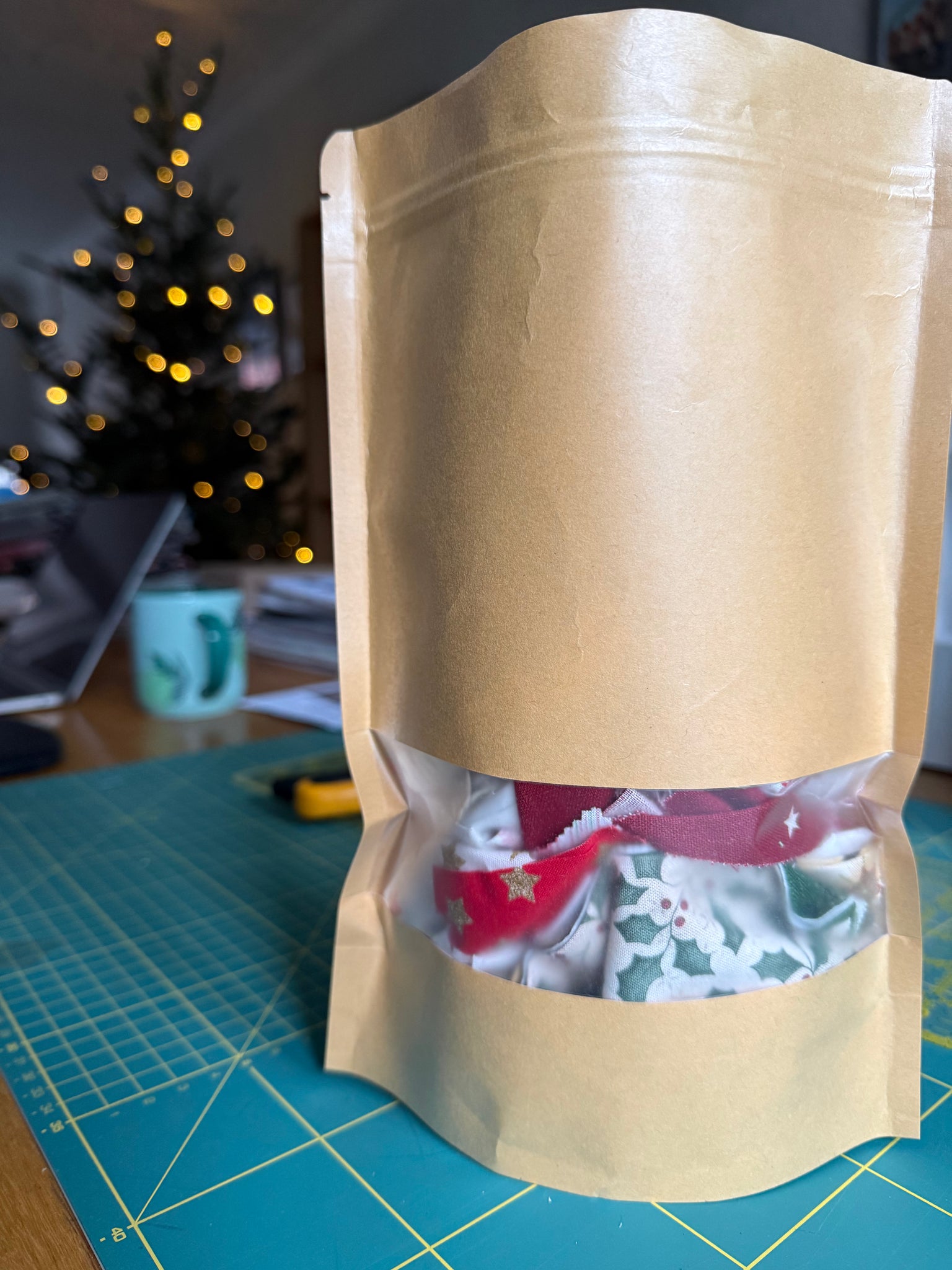 ⭐️ £12 Tuesday ⭐️ Christmas Scrap Bag - over 200g worth of fabric