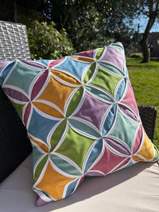 Cathedral Window 18" Cushion Pattern