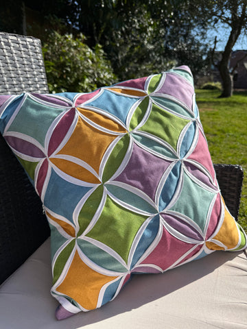Cathedral Window 18" Cushion Pattern