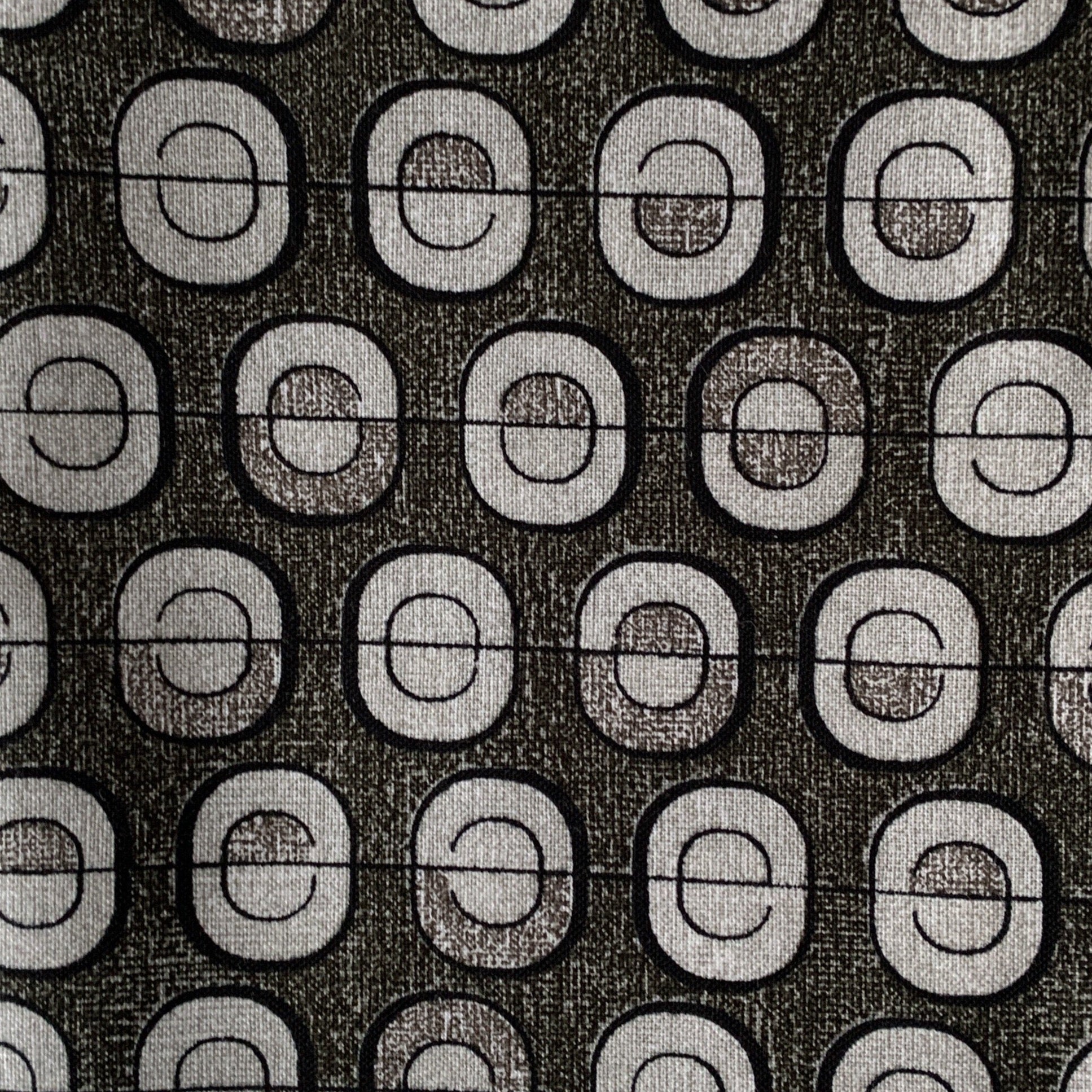 Sale fabric 126 : Grey opposite circles Vilma 1/2m 20” x 45" approx