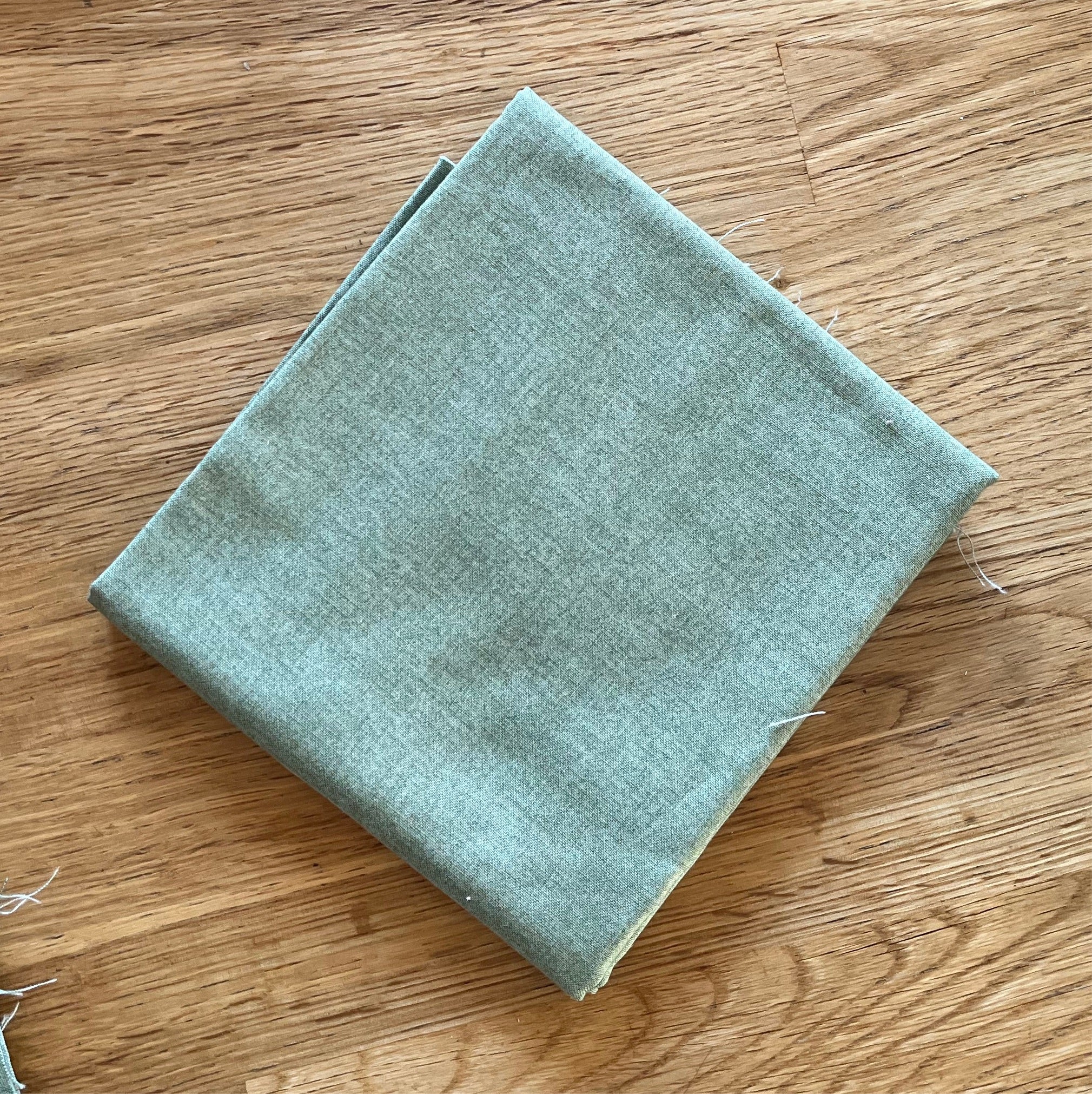 Sale fabric 106 : Sage Green 1/4m